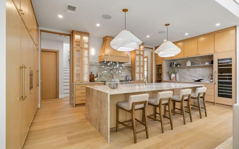 8222 San Leandro Drive, Dallas, TX 75218, 5 Habitaciones Habitaciones , ,6 BañosBaños,Residential,En Venta,8222 San Leandro Drive,0,21212005