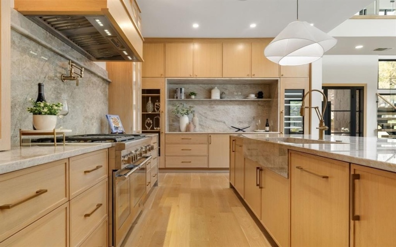 8222 San Leandro Drive, Dallas, TX 75218, 5 Habitaciones Habitaciones , ,6 BañosBaños,Residential,En Venta,8222 San Leandro Drive,0,21212005