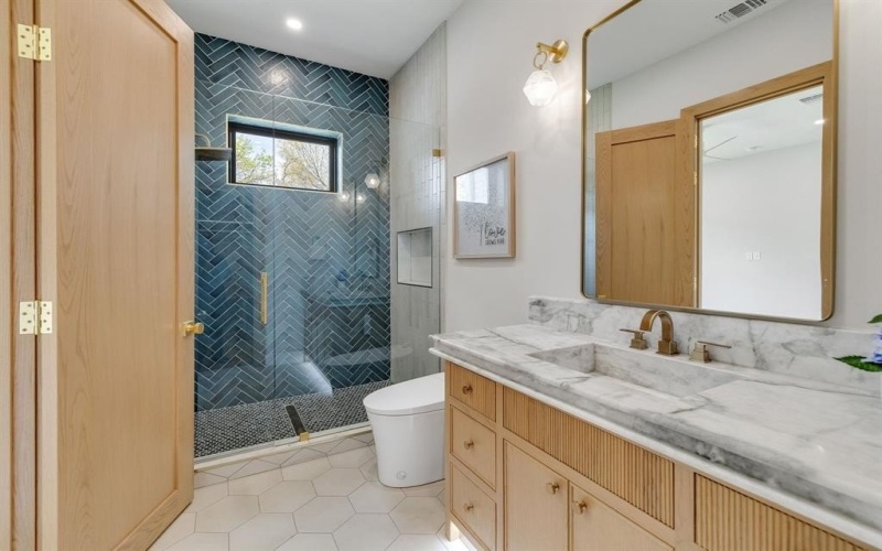 8222 San Leandro Drive, Dallas, TX 75218, 5 Habitaciones Habitaciones , ,6 BañosBaños,Residential,En Venta,8222 San Leandro Drive,0,21212005