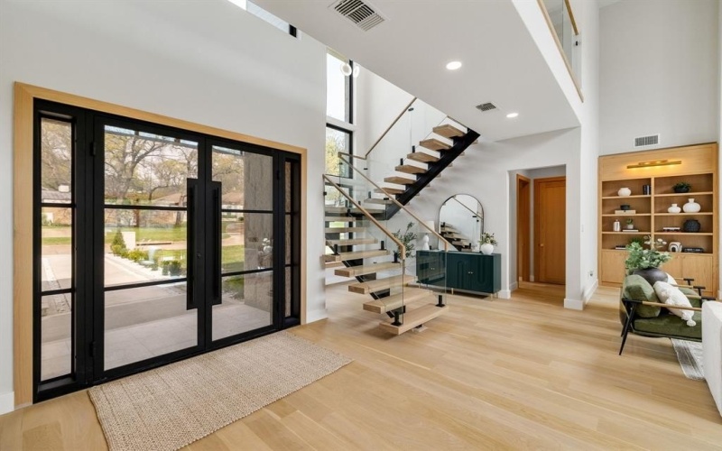 8222 San Leandro Drive, Dallas, TX 75218, 5 Habitaciones Habitaciones , ,6 BañosBaños,Residential,En Venta,8222 San Leandro Drive,0,21212005