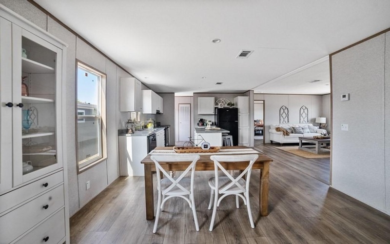 147 Lark Meadow Drive, Runaway Bay, TX 76426, 4 Bedrooms Bedrooms, ,2 BathroomsBathrooms,Residential,For Sale,147 Lark Meadow Drive,0,21204352