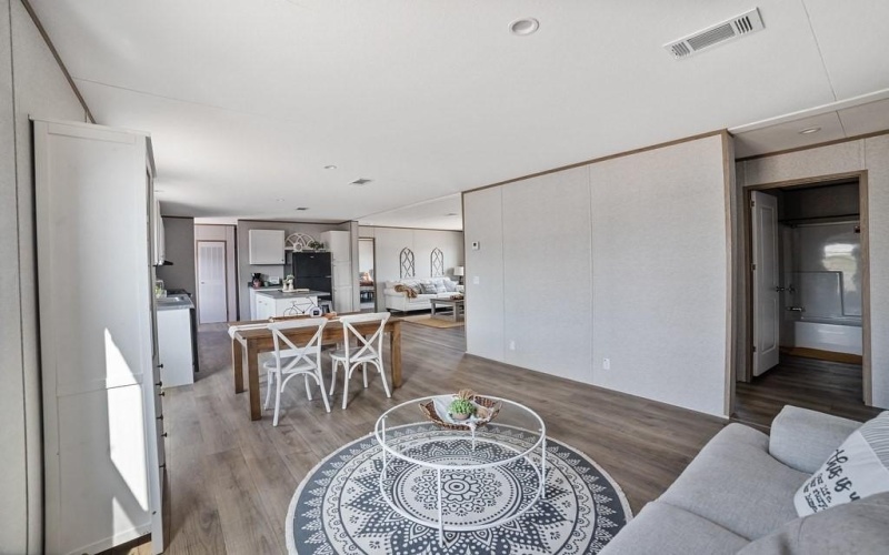 147 Lark Meadow Drive, Runaway Bay, TX 76426, 4 Bedrooms Bedrooms, ,2 BathroomsBathrooms,Residential,For Sale,147 Lark Meadow Drive,0,21204352