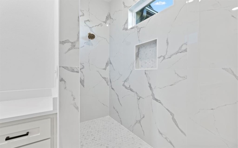 13856 Luka Lane, Tyler, TX 75704, 4 Bedrooms Bedrooms, ,3 BathroomsBathrooms,Residential,For Sale,13856 Luka Lane,0,21210617