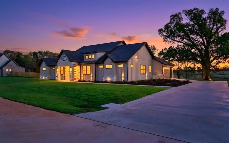 13856 Luka Lane, Tyler, TX 75704, 4 Bedrooms Bedrooms, ,3 BathroomsBathrooms,Residential,For Sale,13856 Luka Lane,0,21210617