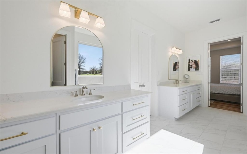 1033 Annabelles Avenue, Weatherford, TX 76087, 5 Bedrooms Bedrooms, ,3 BathroomsBathrooms,Residential,For Sale,1033 Annabelles Avenue,0,21210772