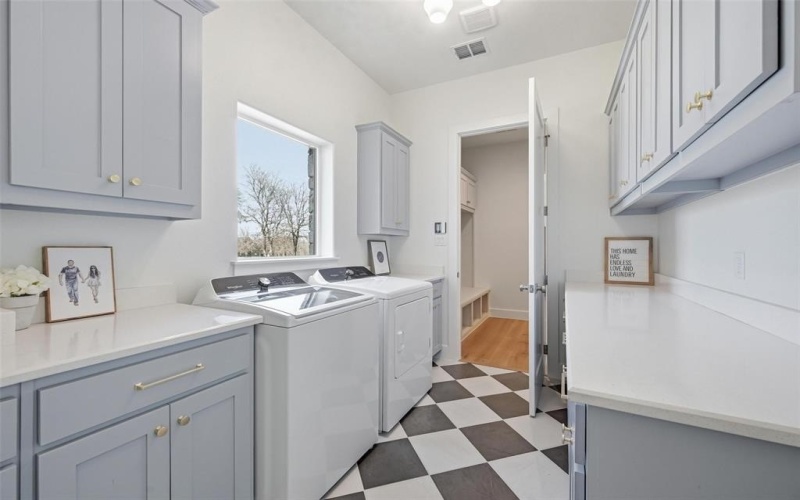 1033 Annabelles Avenue, Weatherford, TX 76087, 5 Bedrooms Bedrooms, ,3 BathroomsBathrooms,Residential,For Sale,1033 Annabelles Avenue,0,21210772