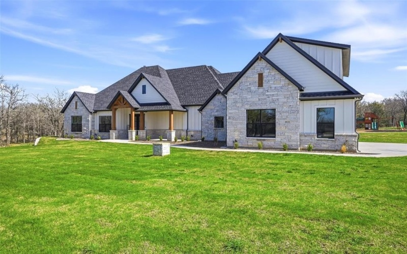 1033 Annabelles Avenue, Weatherford, TX 76087, 5 Bedrooms Bedrooms, ,3 BathroomsBathrooms,Residential,For Sale,1033 Annabelles Avenue,0,21210772