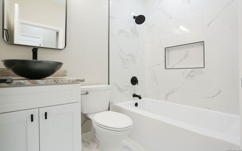 656 Canyon Circle, Canyon Lake, TX 78133, 3 Bedrooms Bedrooms, ,2 BathroomsBathrooms,Residential,For Sale,656 Canyon Circle,0,1950145