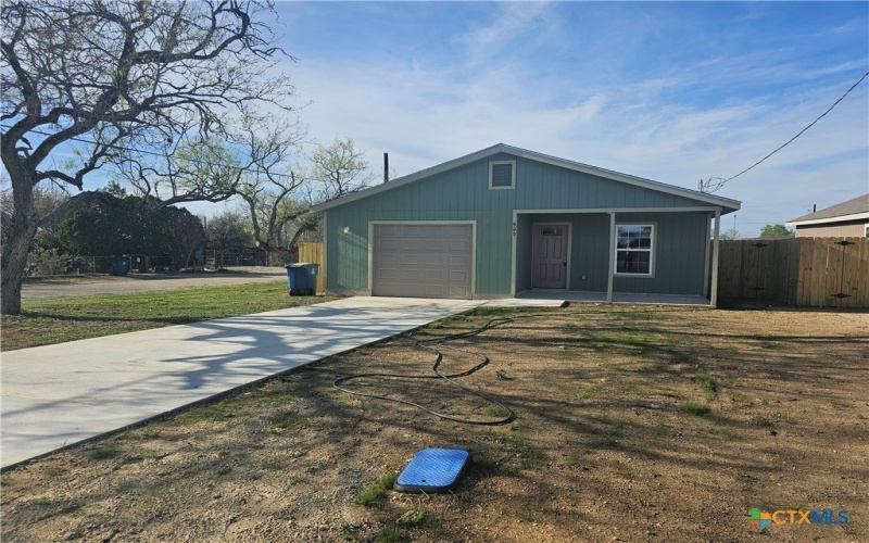 800 E 6th Street, Nixon, TX 78140, 3 Bedrooms Bedrooms, ,2 BathroomsBathrooms,Residential,For Sale,800 E 6th Street,0,607123