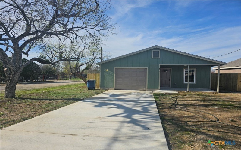 800 E 6th Street, Nixon, TX 78140, 3 Bedrooms Bedrooms, ,2 BathroomsBathrooms,Residential,For Sale,800 E 6th Street,0,607123