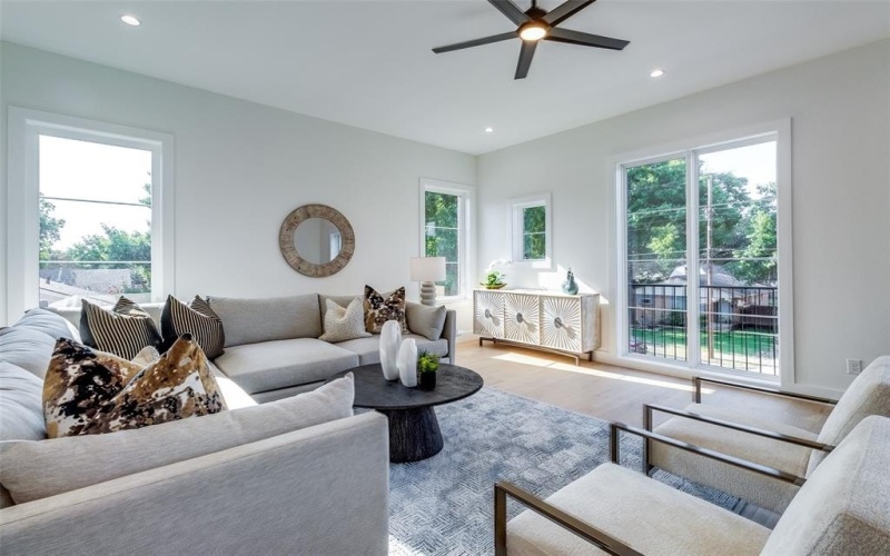 4426 Bonham Street, Dallas, TX 75229, 5 Bedrooms Bedrooms, ,6 BathroomsBathrooms,Residential,For Sale,4426 Bonham Street,20702328