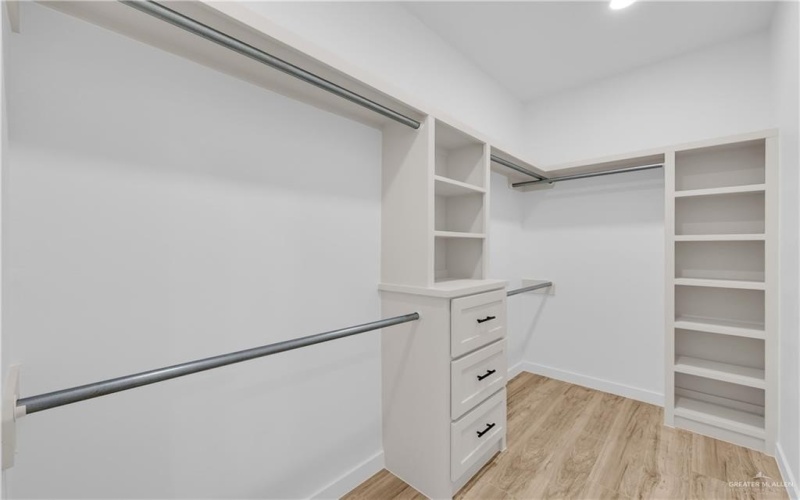 3527 K Center Street, McAllen, TX 78503, 3 Bedrooms Bedrooms, ,2 BathroomsBathrooms,Residential,For Sale,3527 K Center Street,0,498556