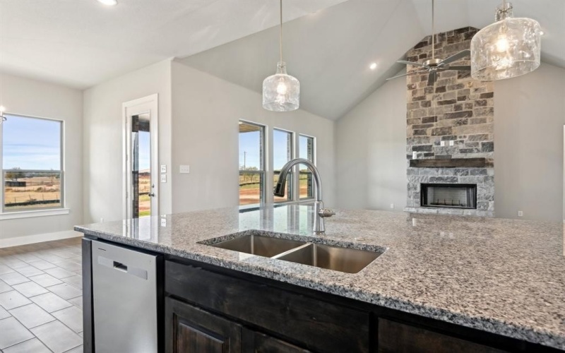 1024 Brock Heights, Brock, TX 76087, 4 Habitaciones Habitaciones , ,2 BañosBaños,Residential,En Venta,1024 Brock Heights,20702617