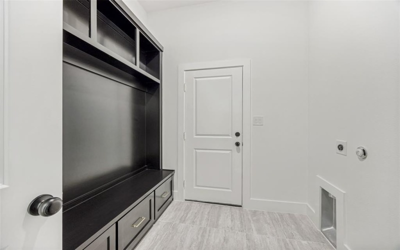 3910 Harlingen, Dallas, TX 75212, 4 Bedrooms Bedrooms, ,5 BathroomsBathrooms,Residential,For Sale,3910 Harlingen,0,21201991