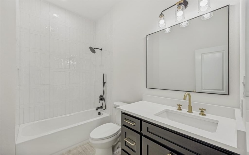 3910 Harlingen, Dallas, TX 75212, 4 Bedrooms Bedrooms, ,5 BathroomsBathrooms,Residential,For Sale,3910 Harlingen,0,21201991