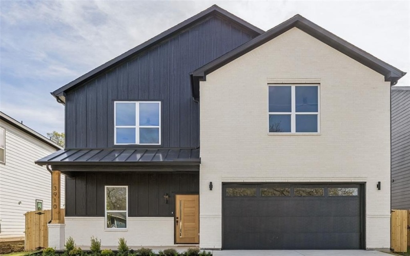 3910 Harlingen, Dallas, TX 75212, 4 Bedrooms Bedrooms, ,5 BathroomsBathrooms,Residential,For Sale,3910 Harlingen,0,21201991