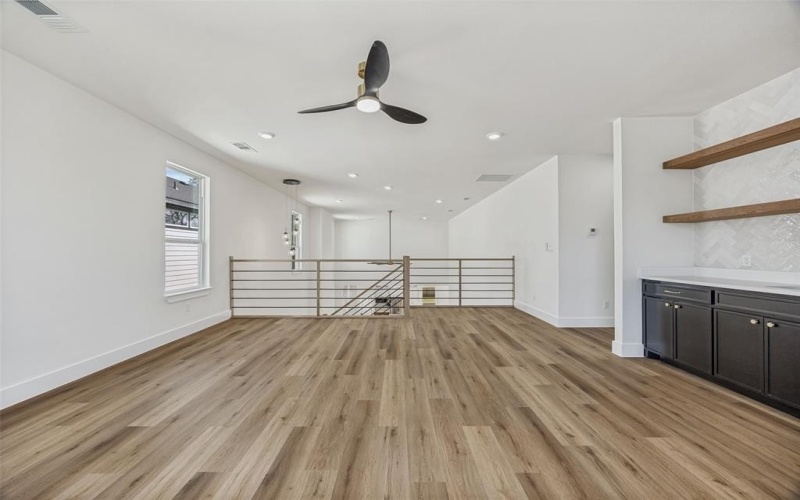 3910 Harlingen, Dallas, TX 75212, 4 Bedrooms Bedrooms, ,5 BathroomsBathrooms,Residential,For Sale,3910 Harlingen,0,21201991