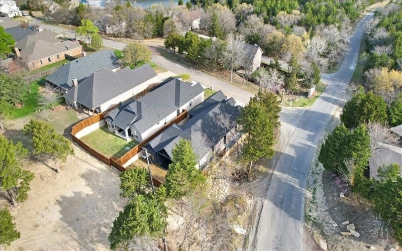 9 Greenway Bend, Pottsboro, TX 75076, 4 Habitaciones Habitaciones , ,3 BañosBaños,Residential,En Venta,9 Greenway Bend,0,21205345