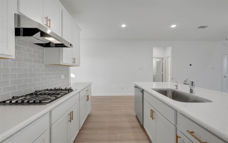 5032 Lily Creek Drive, Aubrey, TX 76227, 4 Bedrooms Bedrooms, ,2 BathroomsBathrooms,Residential,For Sale,5032 Lily Creek Drive,0,21212161