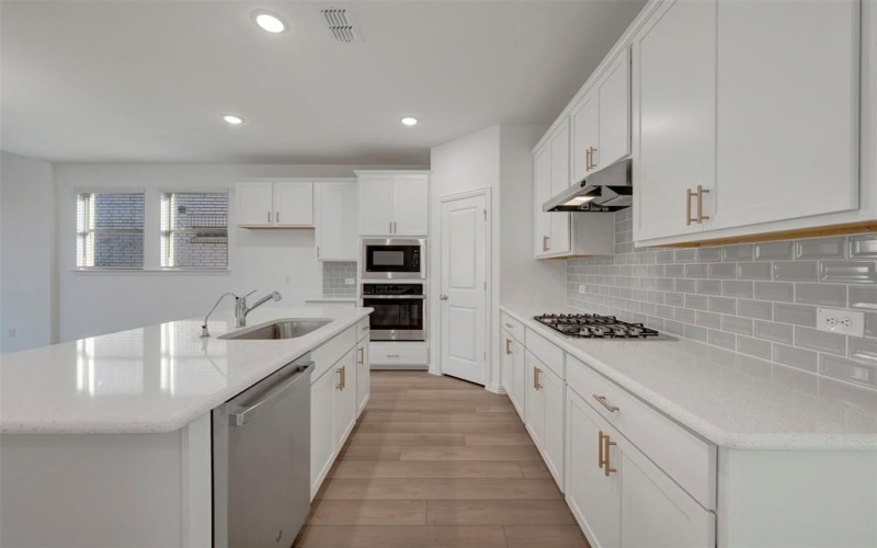 5032 Lily Creek Drive, Aubrey, TX 76227, 4 Bedrooms Bedrooms, ,2 BathroomsBathrooms,Residential,For Sale,5032 Lily Creek Drive,0,21212161