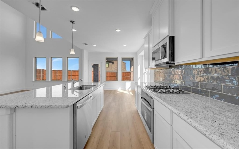 5040 Ressina Drive, Aubrey, TX 76227, 4 Bedrooms Bedrooms, ,3 BathroomsBathrooms,Residential,For Sale,5040 Ressina Drive,0,21212317