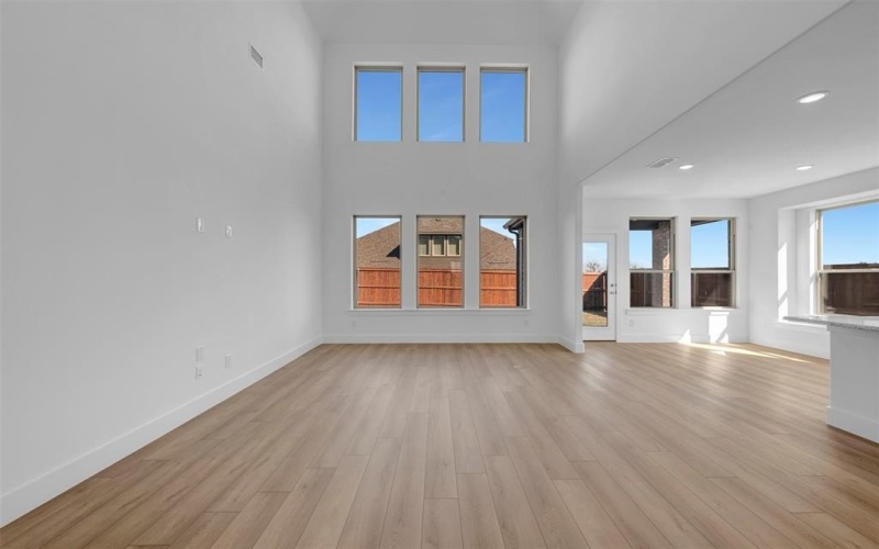 5040 Ressina Drive, Aubrey, TX 76227, 4 Bedrooms Bedrooms, ,3 BathroomsBathrooms,Residential,For Sale,5040 Ressina Drive,0,21212317