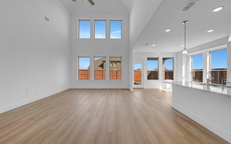 5040 Ressina Drive, Aubrey, TX 76227, 4 Bedrooms Bedrooms, ,3 BathroomsBathrooms,Residential,For Sale,5040 Ressina Drive,0,21212317