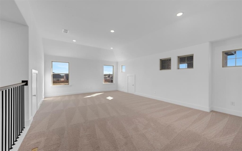 5040 Ressina Drive, Aubrey, TX 76227, 4 Bedrooms Bedrooms, ,3 BathroomsBathrooms,Residential,For Sale,5040 Ressina Drive,0,21212317