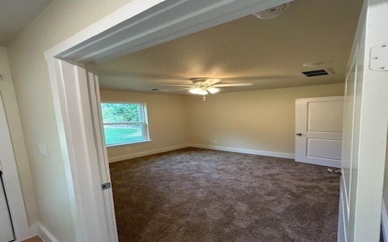 825 W Walker Street, Denison, TX 75020, 3 Bedrooms Bedrooms, ,2 BathroomsBathrooms,Residential,For Sale,825 W Walker Street,20721058