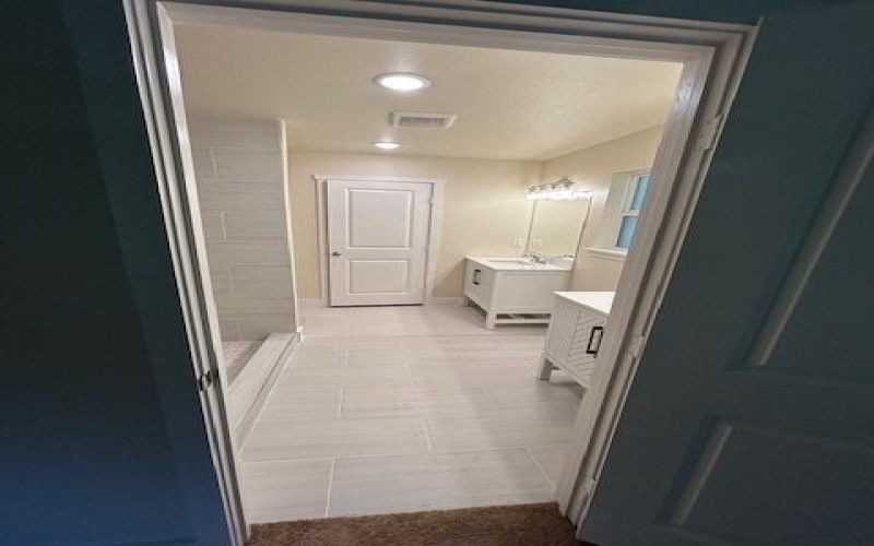 825 W Walker Street, Denison, TX 75020, 3 Bedrooms Bedrooms, ,2 BathroomsBathrooms,Residential,For Sale,825 W Walker Street,20721058