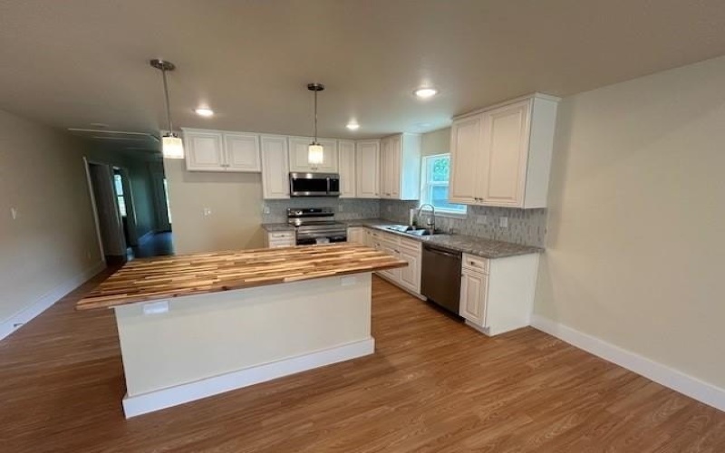 825 W Walker Street, Denison, TX 75020, 3 Bedrooms Bedrooms, ,2 BathroomsBathrooms,Residential,For Sale,825 W Walker Street,20721058