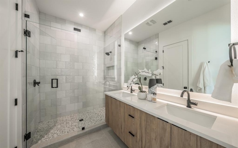 5320 Reiger Avenue #103, Dallas, TX 75214, 2 Habitaciones Habitaciones , ,2 BañosBaños,Residential,En Venta,5320 Reiger Avenue,0,21213044