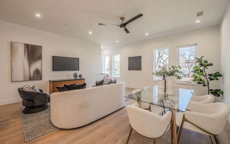 5320 Reiger Avenue #103, Dallas, TX 75214, 2 Habitaciones Habitaciones , ,2 BañosBaños,Residential,En Venta,5320 Reiger Avenue,0,21213044