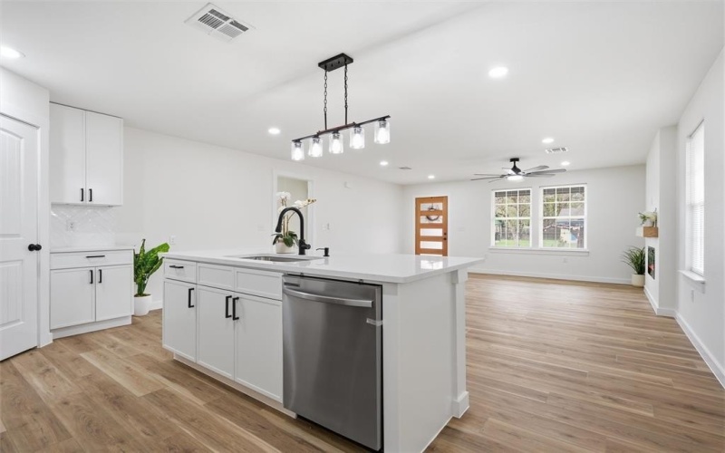 912 Church Avenue, Waco, TX 76706, 3 Bedrooms Bedrooms, ,2 BathroomsBathrooms,Residential,For Sale,912 Church Avenue,0,21213480