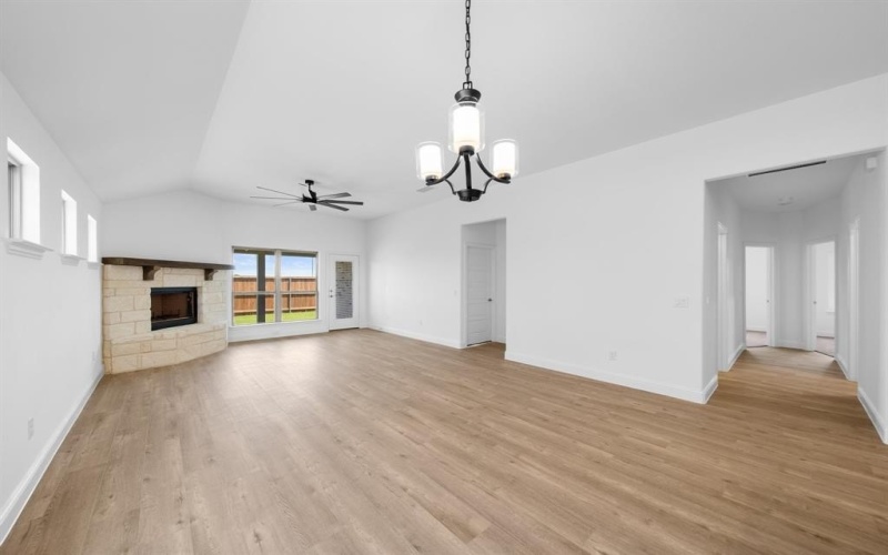 1948 Nightfall Drive, Venus, TX 76009, 4 Habitaciones Habitaciones , ,2 BañosBaños,Residential,En Venta,1948 Nightfall Drive,0,21213499