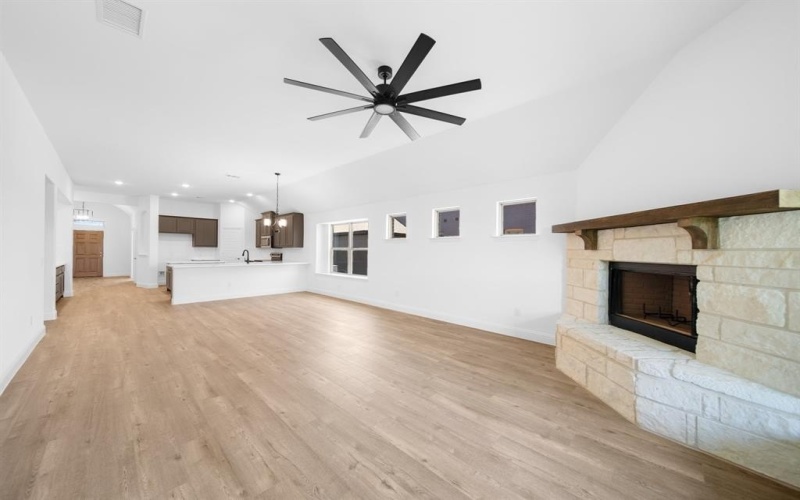 1948 Nightfall Drive, Venus, TX 76009, 4 Habitaciones Habitaciones , ,2 BañosBaños,Residential,En Venta,1948 Nightfall Drive,0,21213499