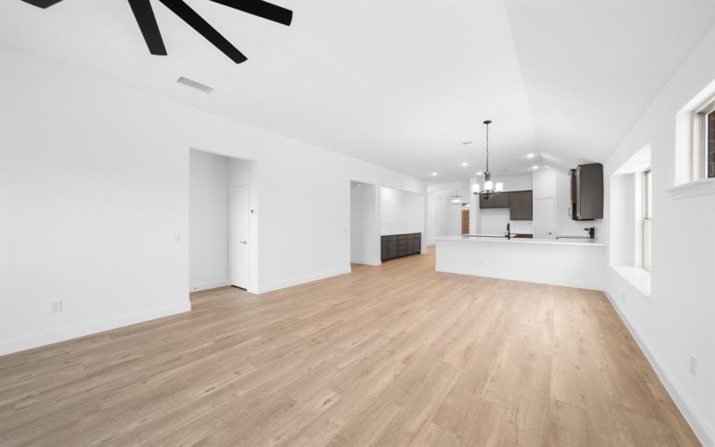 1948 Nightfall Drive, Venus, TX 76009, 4 Habitaciones Habitaciones , ,2 BañosBaños,Residential,En Venta,1948 Nightfall Drive,0,21213499