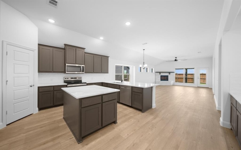 1948 Nightfall Drive, Venus, TX 76009, 4 Habitaciones Habitaciones , ,2 BañosBaños,Residential,En Venta,1948 Nightfall Drive,0,21213499