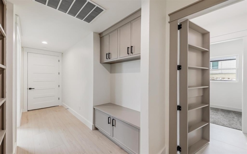 209 Avery Lane, Gunter, TX 75058, 6 Bedrooms Bedrooms, ,7 BathroomsBathrooms,Residential,For Sale,209 Avery Lane,0,21213616