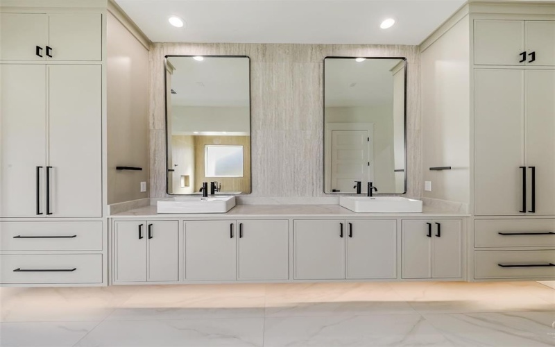 209 Avery Lane, Gunter, TX 75058, 6 Bedrooms Bedrooms, ,7 BathroomsBathrooms,Residential,For Sale,209 Avery Lane,0,21213616