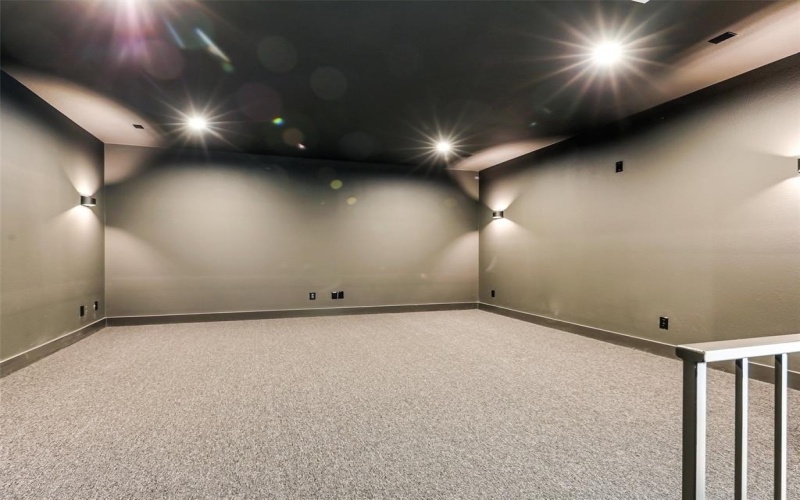 209 Avery Lane, Gunter, TX 75058, 6 Bedrooms Bedrooms, ,7 BathroomsBathrooms,Residential,For Sale,209 Avery Lane,0,21213616