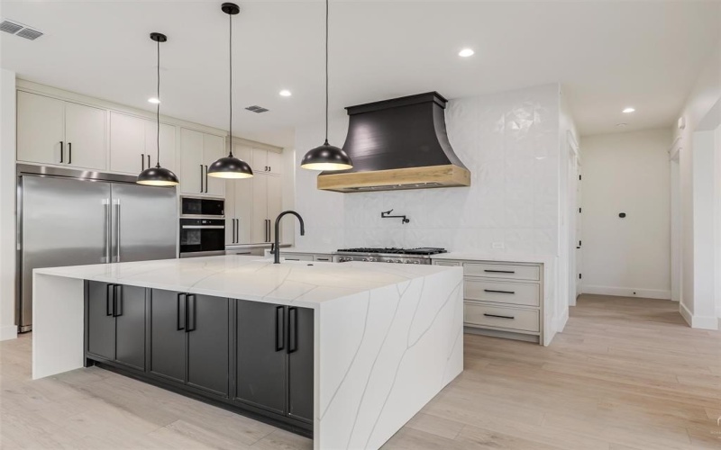 209 Avery Lane, Gunter, TX 75058, 6 Bedrooms Bedrooms, ,7 BathroomsBathrooms,Residential,For Sale,209 Avery Lane,0,21213616