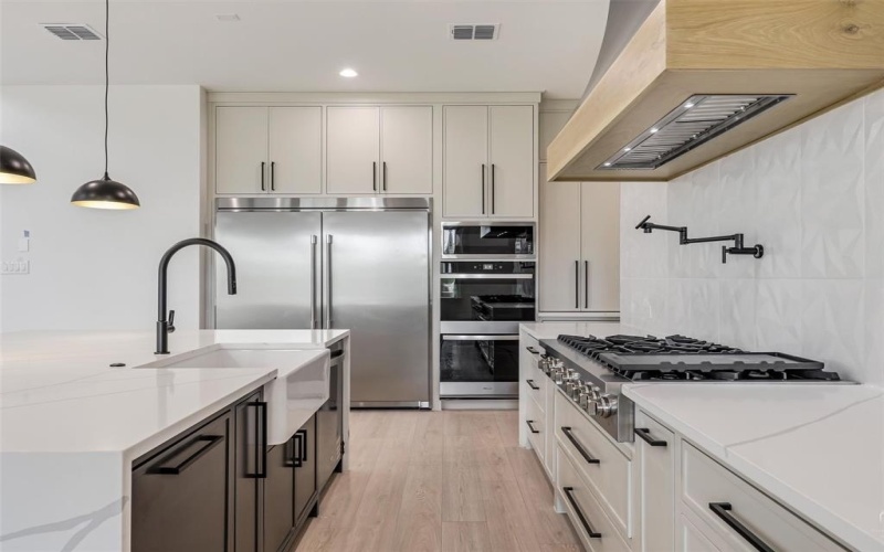 209 Avery Lane, Gunter, TX 75058, 6 Bedrooms Bedrooms, ,7 BathroomsBathrooms,Residential,For Sale,209 Avery Lane,0,21213616