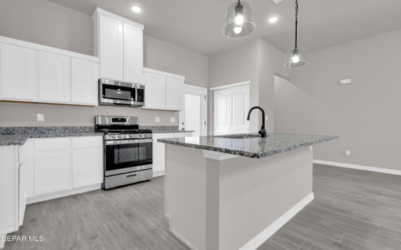 624 Hesse Drive, Socorro, TX 79927, ,Residential Multi Family,For Sale,624 Hesse Drive,0,932142