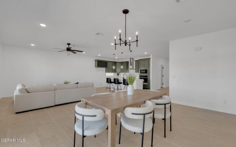 13737 CENTRO VISTA, Horizon City, TX 79928, 4 Bedrooms Bedrooms, ,2 BathroomsBathrooms,Residential,For Sale,13737 CENTRO VISTA,0,940675