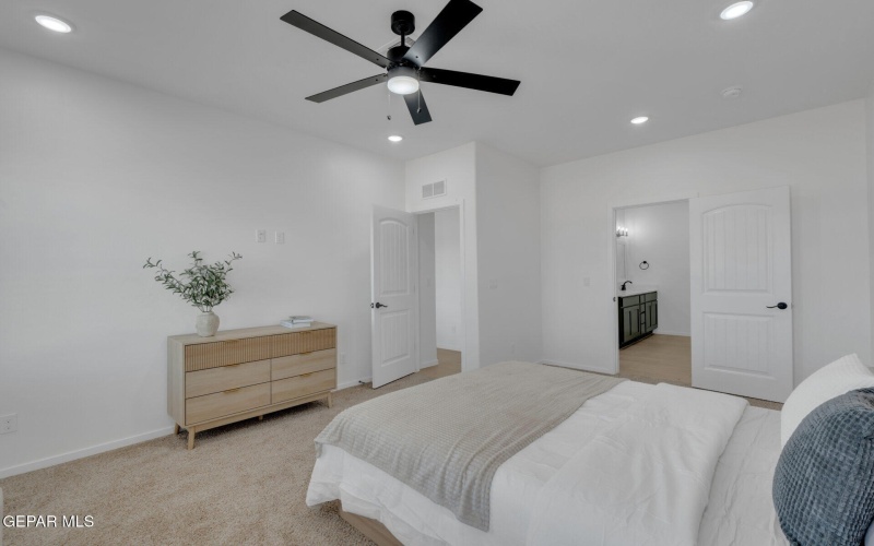 13737 CENTRO VISTA, Horizon City, TX 79928, 4 Bedrooms Bedrooms, ,2 BathroomsBathrooms,Residential,For Sale,13737 CENTRO VISTA,0,940675