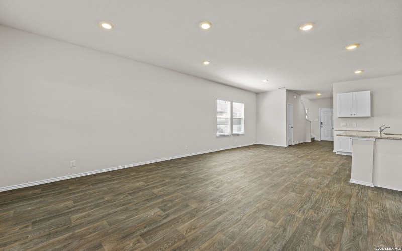 213 Scott Square, San Antonio, TX 78245, 5 Bedrooms Bedrooms, ,3 BathroomsBathrooms,Residential,For Sale,213 Scott Square,0,1950228