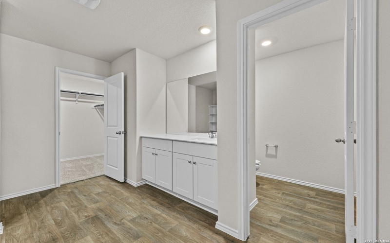 213 Scott Square, San Antonio, TX 78245, 5 Bedrooms Bedrooms, ,3 BathroomsBathrooms,Residential,For Sale,213 Scott Square,0,1950228