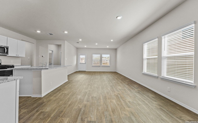 213 Scott Square, San Antonio, TX 78245, 5 Bedrooms Bedrooms, ,3 BathroomsBathrooms,Residential,For Sale,213 Scott Square,0,1950228