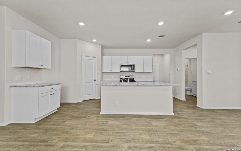 213 Scott Square, San Antonio, TX 78245, 5 Bedrooms Bedrooms, ,3 BathroomsBathrooms,Residential,For Sale,213 Scott Square,0,1950228